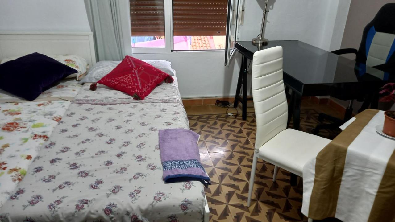 Las Golondrinas Habitacion En Piso Centrico Para Una O Dos Personas Zaragoza Kültér fotó