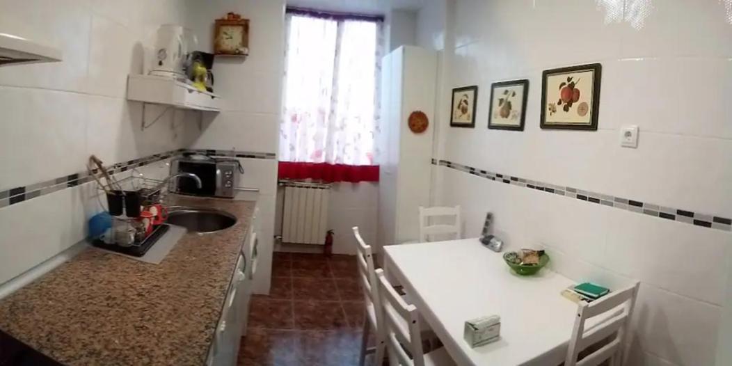 Las Golondrinas Habitacion En Piso Centrico Para Una O Dos Personas Zaragoza Kültér fotó